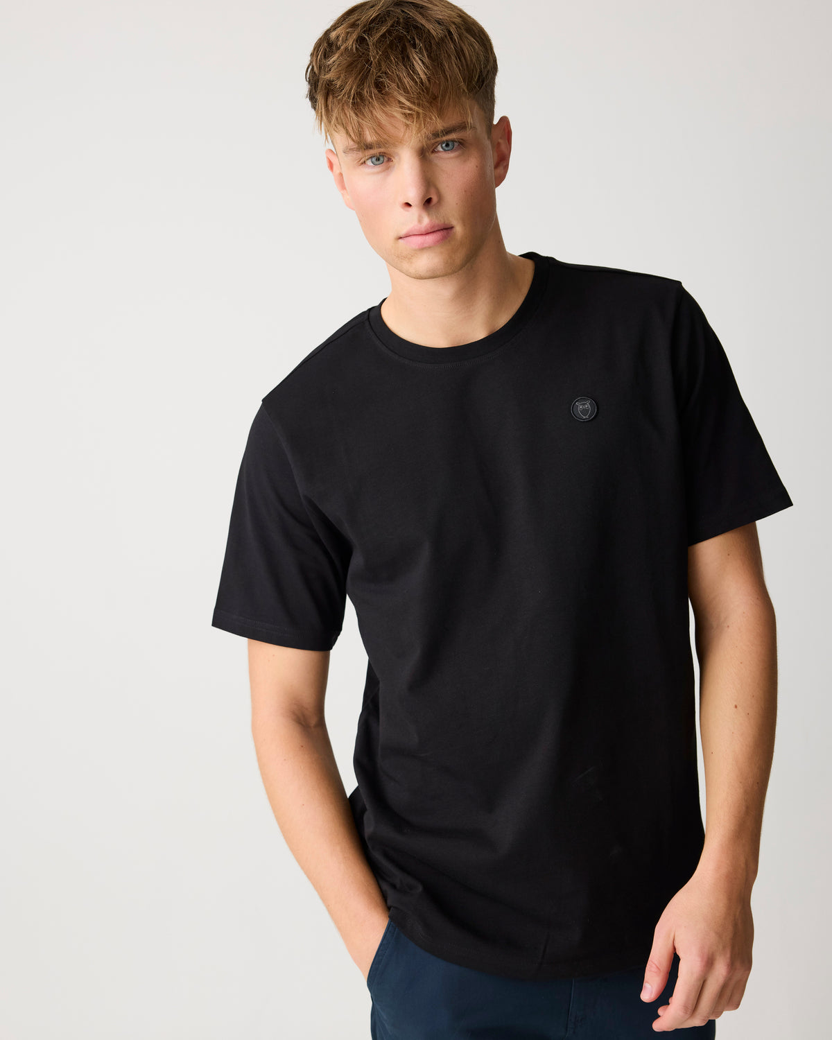Regular fit Badge t-shirt - Black Jet