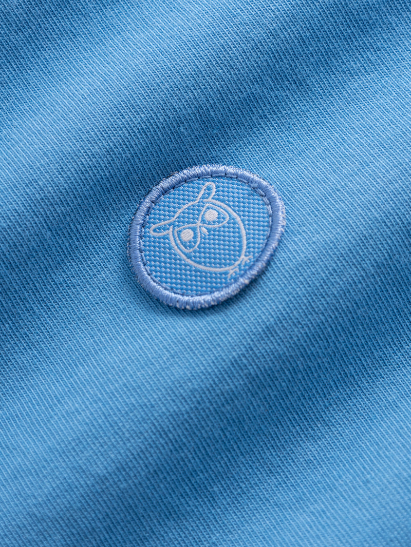 KnowledgeCotton Apparel - MEN Badge long sleeve Long Sleeves 1393 Azure Blue