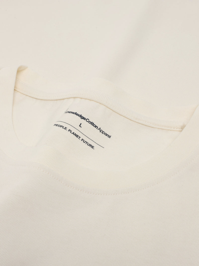 KnowledgeCotton Apparel - MEN Chest embroidery t-shirt T-shirts 1387 Egret