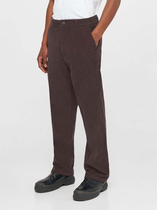 KnowledgeCotton Apparel - MEN FLINT wide corduroy chino pants Pants 1394 Chocolate Plum
