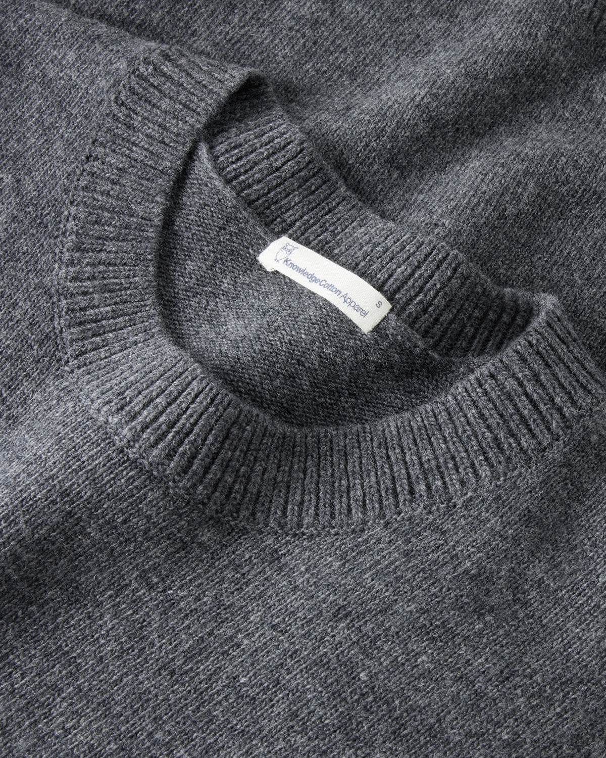 KnowledgeCotton Apparel - WMN Lambswool crew neck sweater Knits 1073 Dark Grey Melange