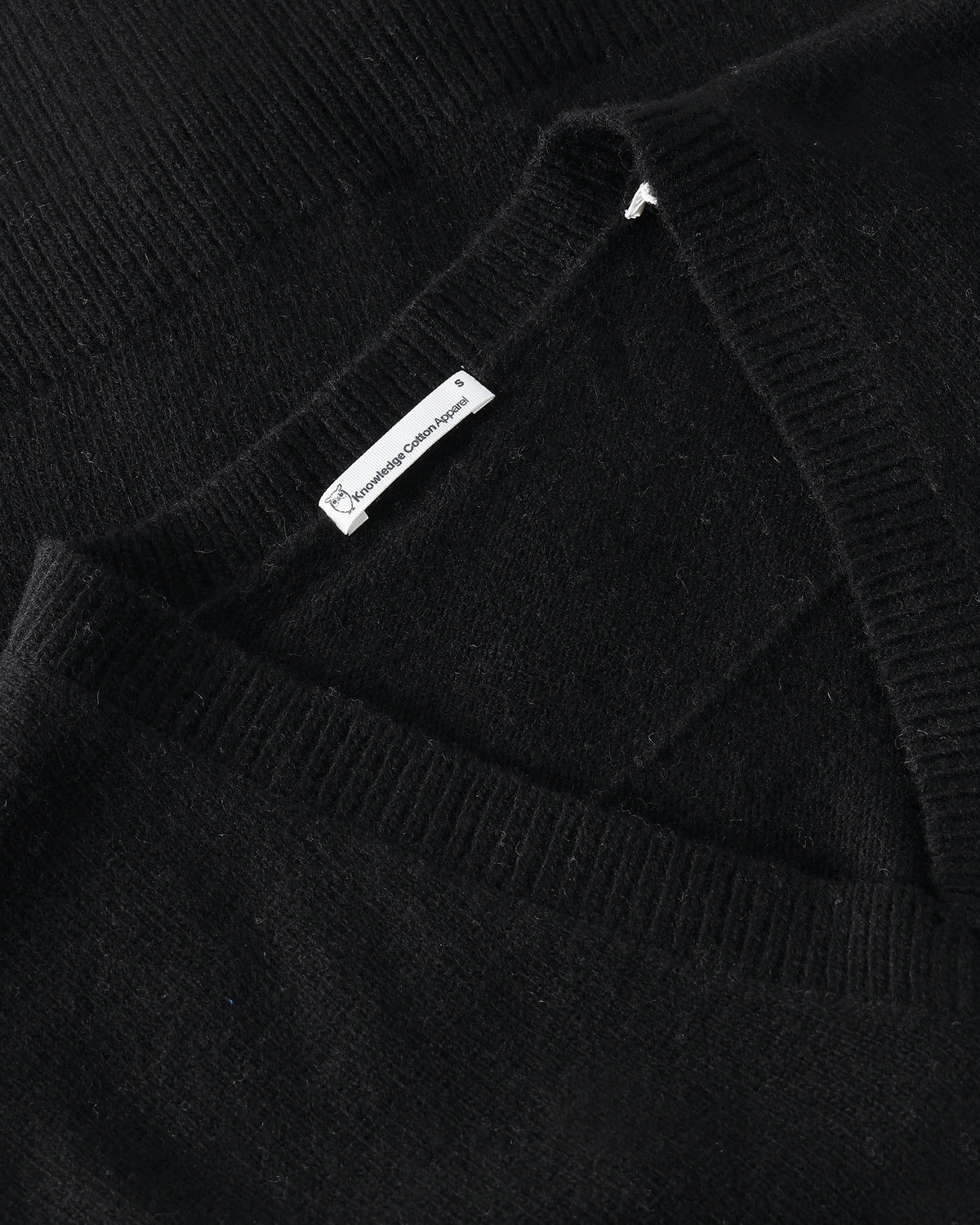 KnowledgeCotton Apparel - WMN Lambswool knit vest Knits 1300 Black Jet