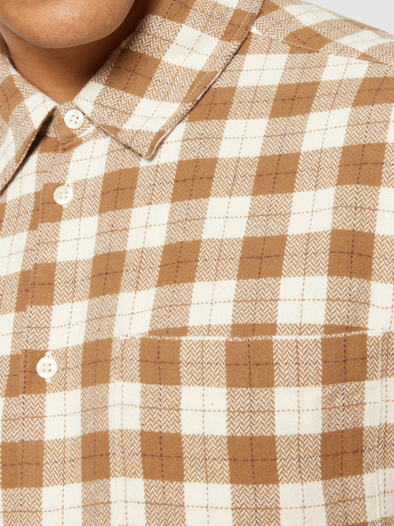 KnowledgeCotton Apparel - MEN Loose fit checkered shirt Shirts 7030 Beige check