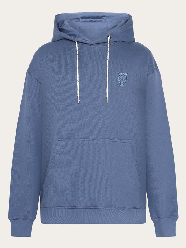KnowledgeCotton Apparel - MEN Loose fit hood kangaroo pocket sweat with embroidery at chest Sweats 1226 Vintage Indigo