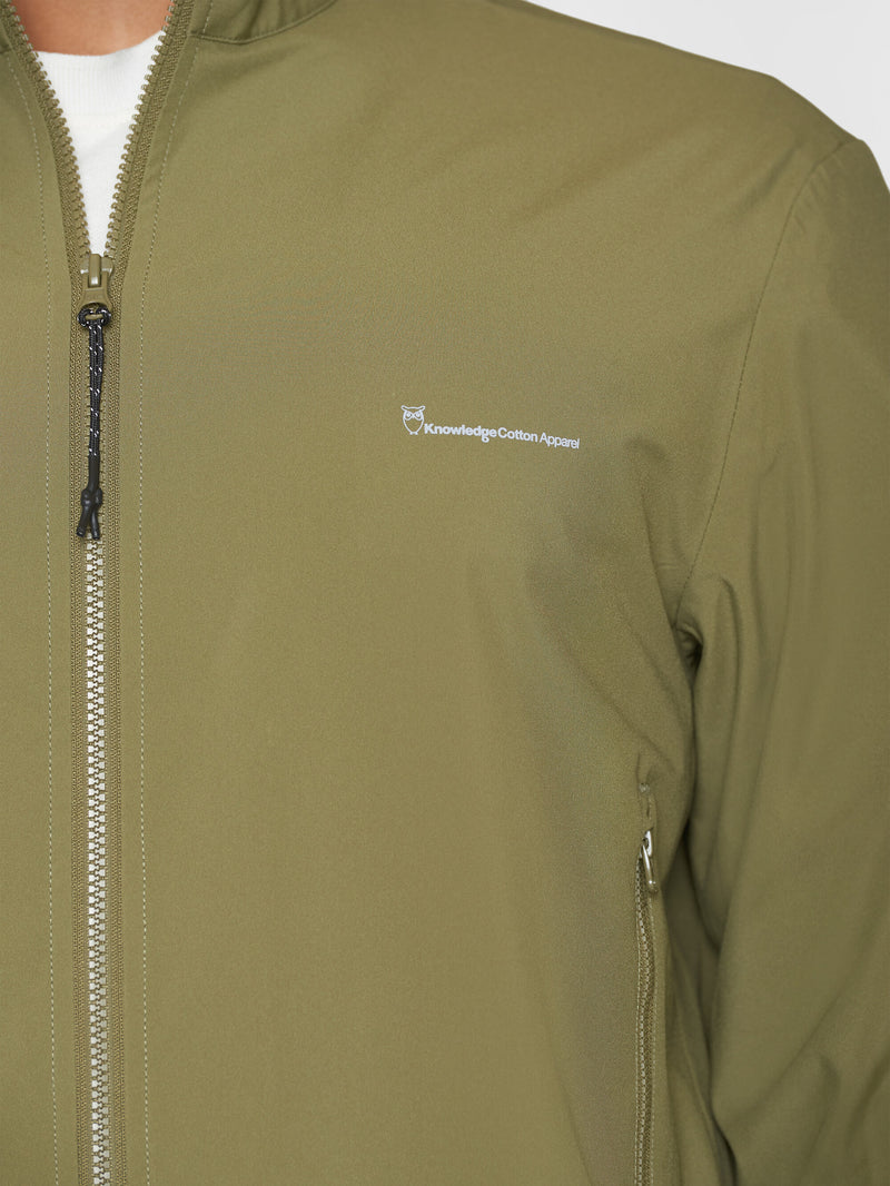 KnowledgeCotton Apparel - MEN NORDENVIND™ Light shell bomber jacket - GRS/Vegan Jackets 1068 Burned Olive