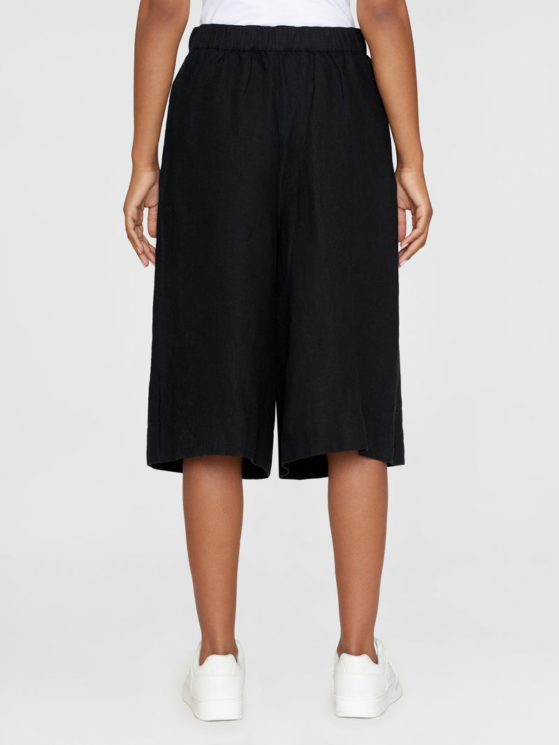 KnowledgeCotton Apparel - WMN Natural linen baggy shorts Shorts 1300 Black Jet