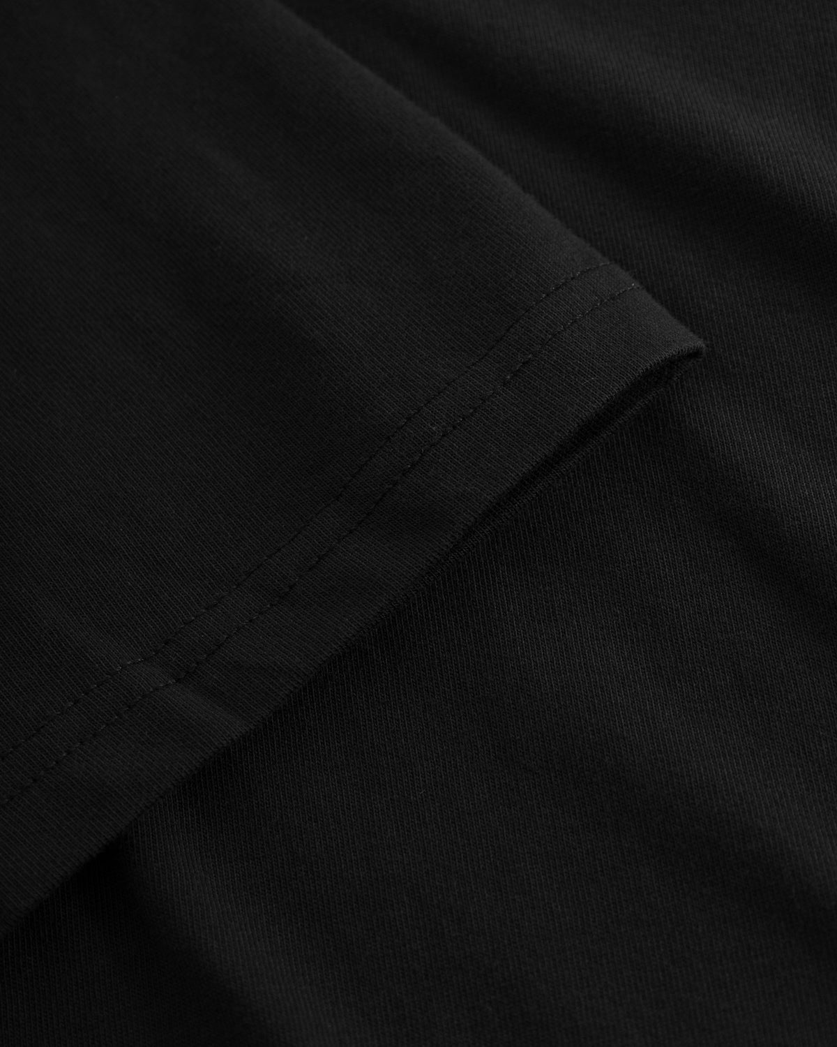 KnowledgeCotton Apparel - MEN Regular fit Badge t-shirt T-shirts 1300 Black Jet