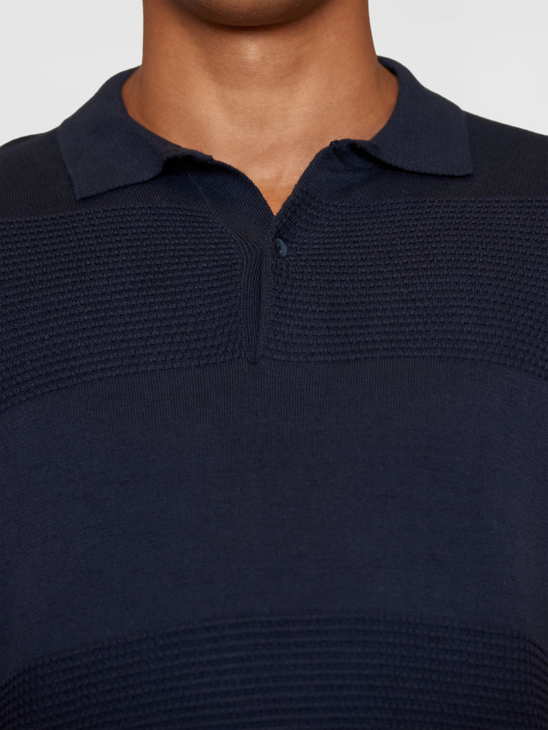 KnowledgeCotton Apparel - MEN Regular pattern knitted short sleeved polo - GOTS/Vegan Polos 1412 Night Sky