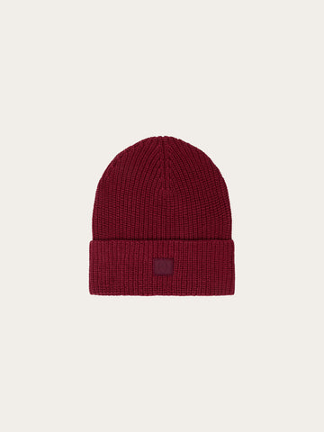 KnowledgeCotton Apparel - UNI Rib badge beanie Hats 1500 Burgundy
