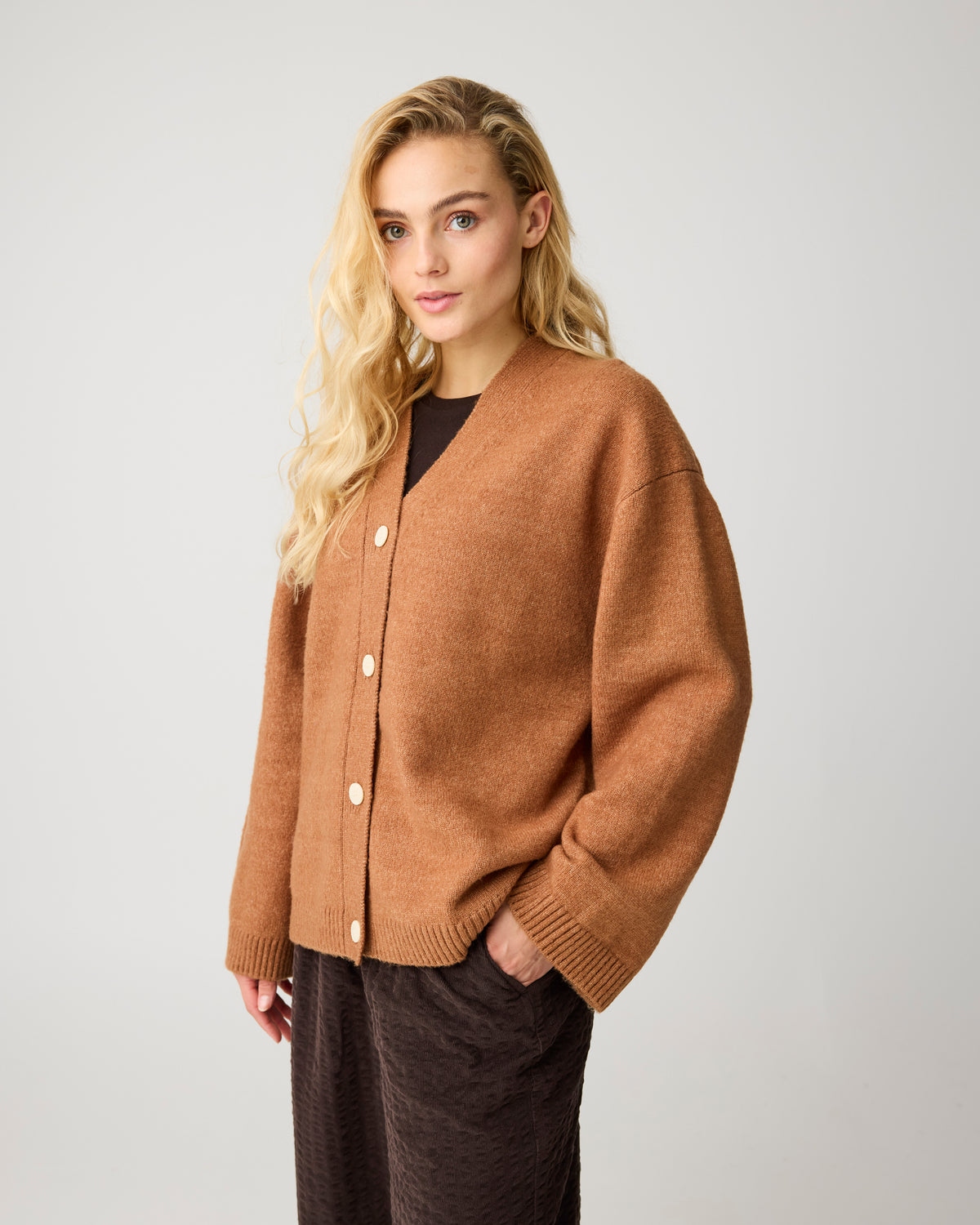 KnowledgeCotton Apparel - WMN Soufflé yarn cardigan Knits 1499 Lion