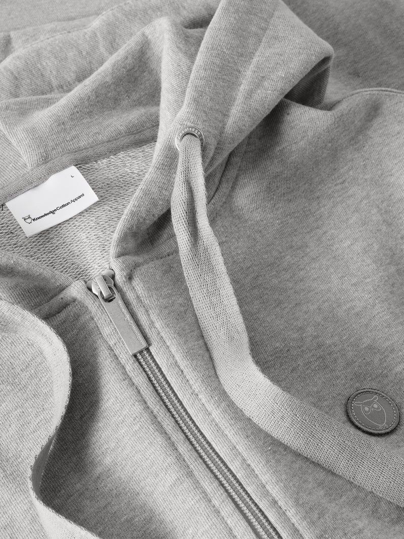 KnowledgeCotton Apparel - MEN Zip hood kangaroo badge sweat Sweats 1012 Grey Melange