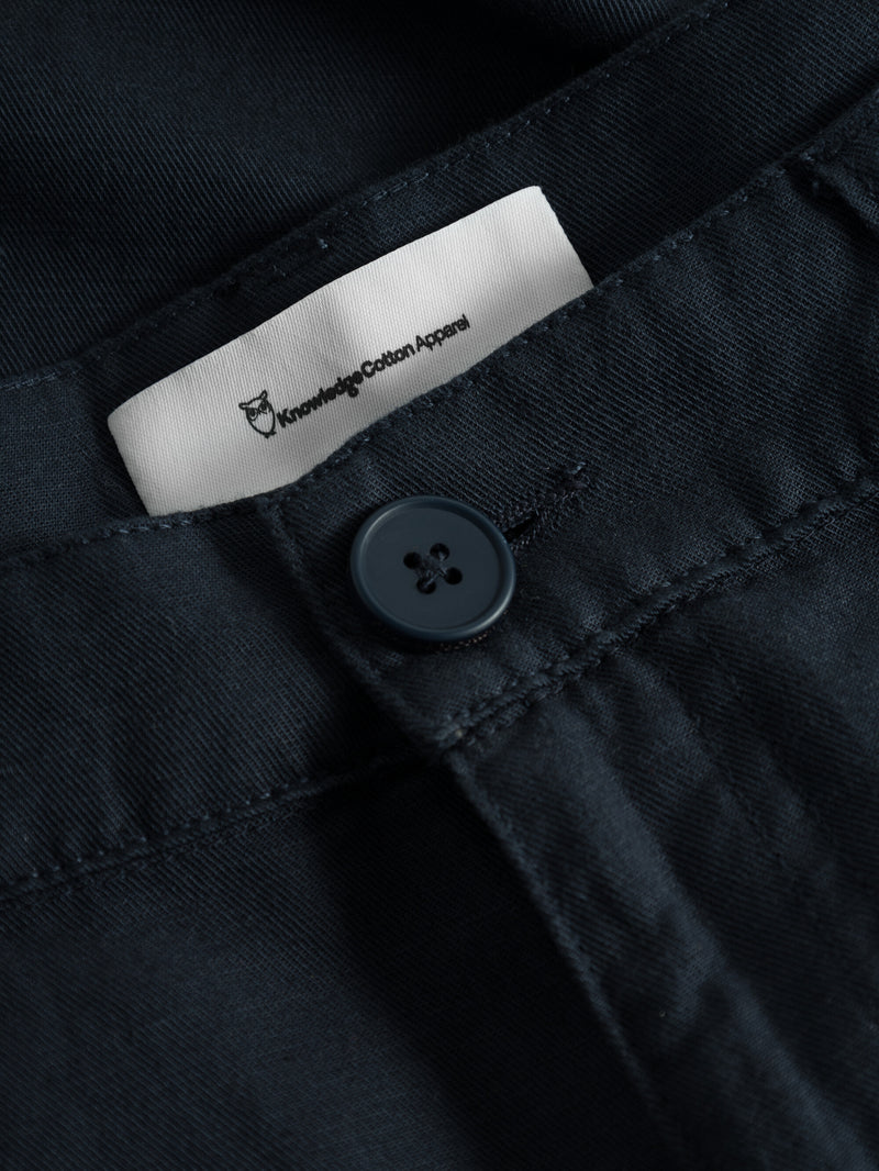 KnowledgeCotton Apparel - MEN 5-pocket cotton-linen blend twill shorts Shorts 1001 Total Eclipse