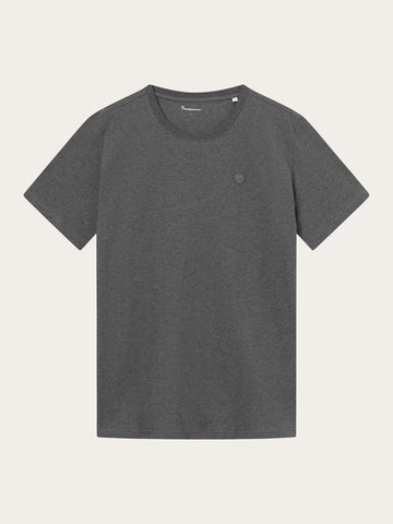 KnowledgeCotton Apparel - MEN Regular fit Badge t-shirt T-shirts 1073 Dark Grey Melange