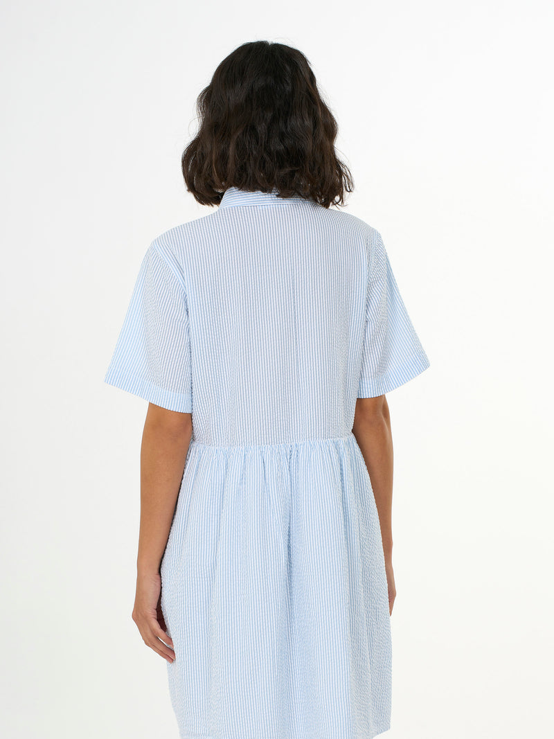 KnowledgeCotton Apparel - WMN Seersucker short shirt dress Dresses 1335 - Blue Fog